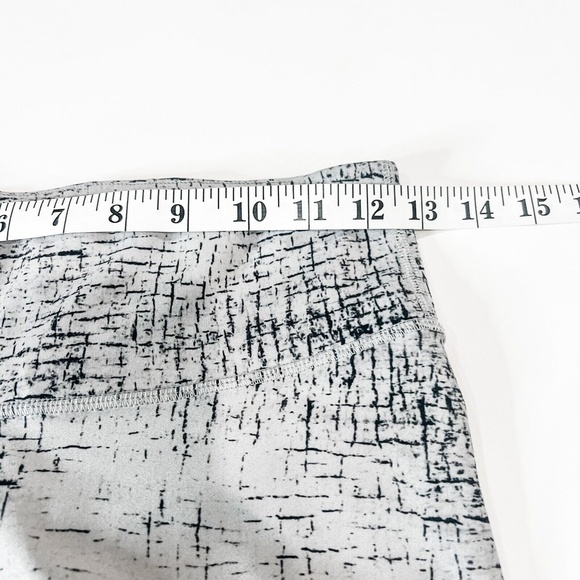 Alo Tech Lift Leggings - Picture 9 of 12